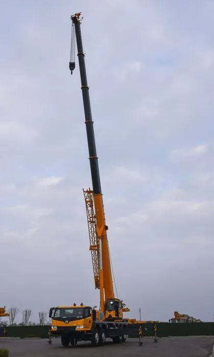 智能升级，精准作业 55吨级6节臂吊车液压智能限高架选配指南